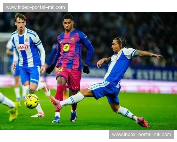 巴萨门神霍安-加西亚获奖，坦言对多线争冠感到乐观